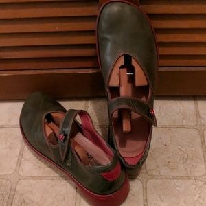 Naot women shoes